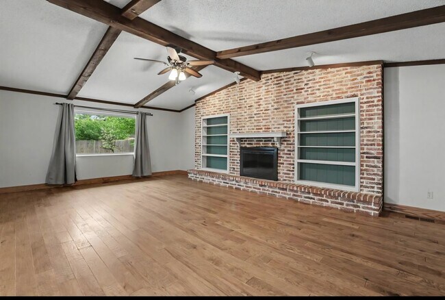 Building Photo - 2112 Bentham Pl