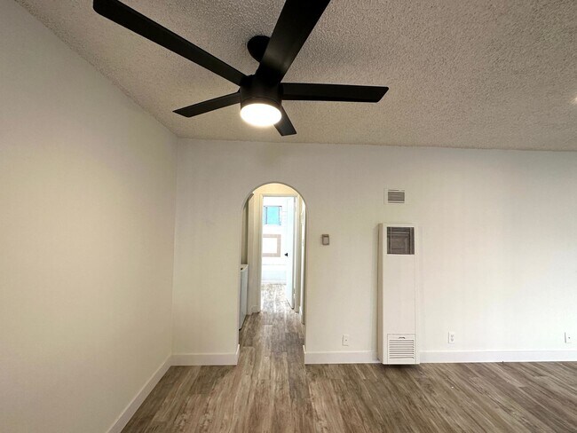 Foto del edificio - 3419-31 Keystone Ave