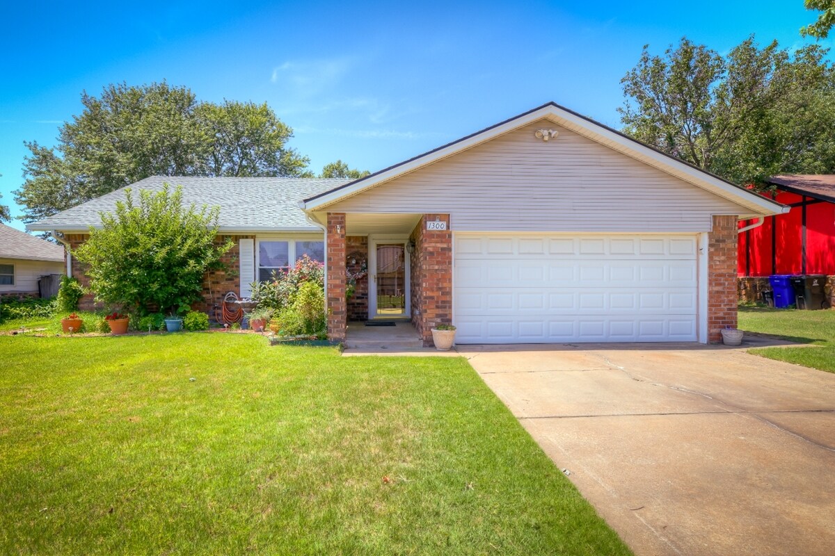 Foto principal - 1300 S 29th St