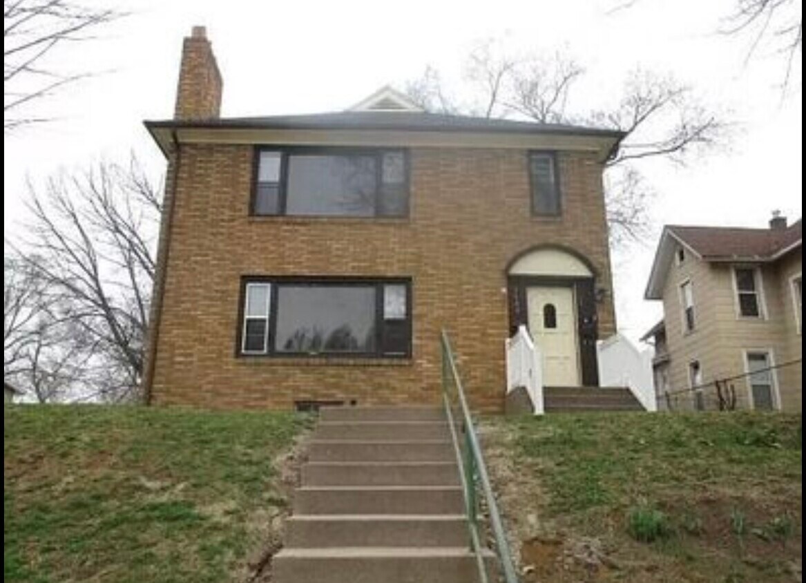 Foto principal - 1144 E 15th St