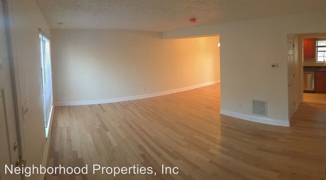 Building Photo - 111 Longwood Dr