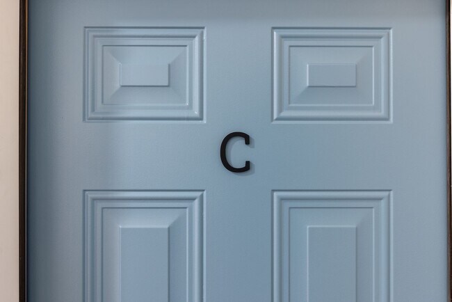 Foto del edificio - 500 OFF March Rent! Renovated Upstairs 1BR Near SCAD