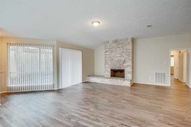 Building Photo - 9302 Beringwood Dr