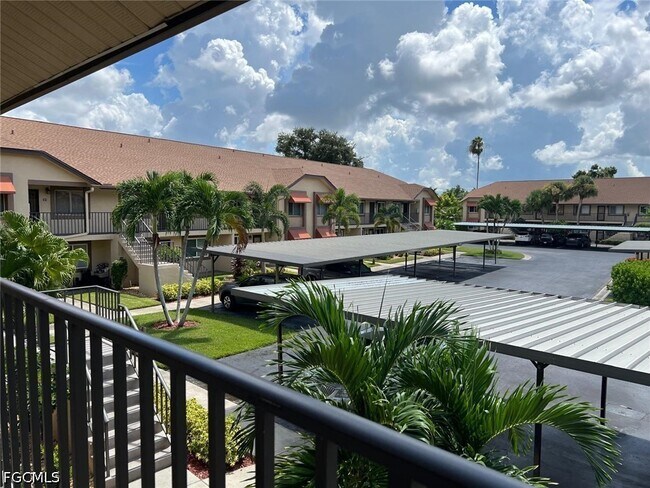 Foto del edificio - 13076 Cross Creek Ct