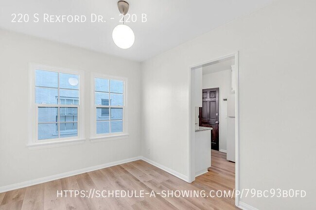 Foto del edificio - 220 Rexford Dr