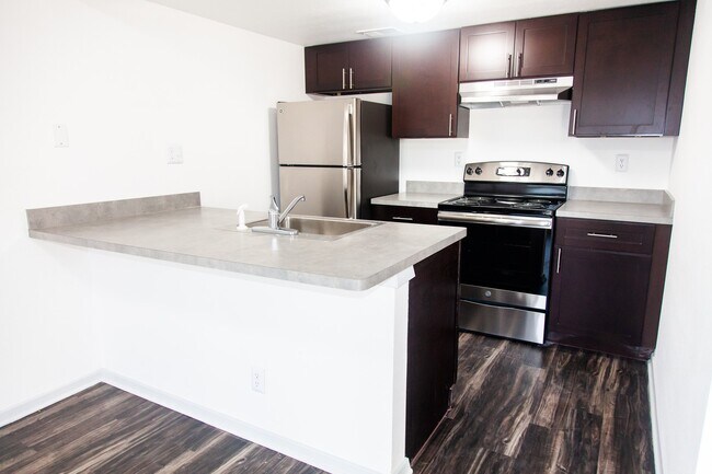 Building Photo - 8001 Gessner Dr