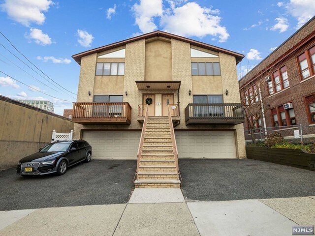 Foto del edificio - 281 Columbia Ave