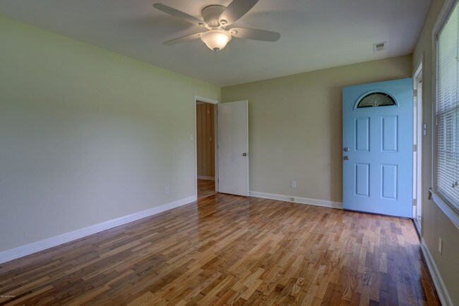 Foto del edificio - 4409 Blue Clay Rd