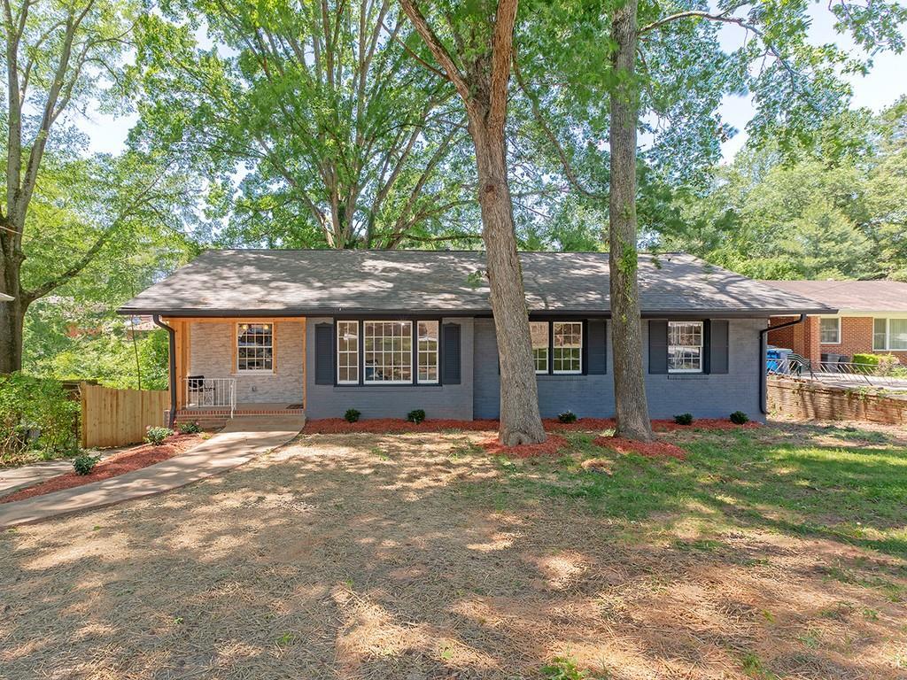 Foto principal - 2595 Delowe Dr
