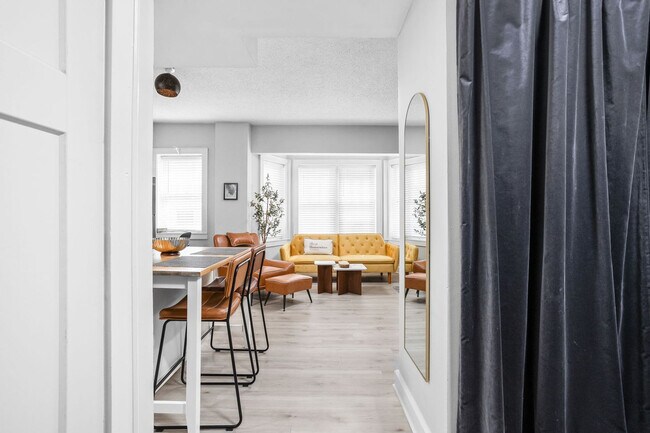 Foto del edificio - 230 E 9th St