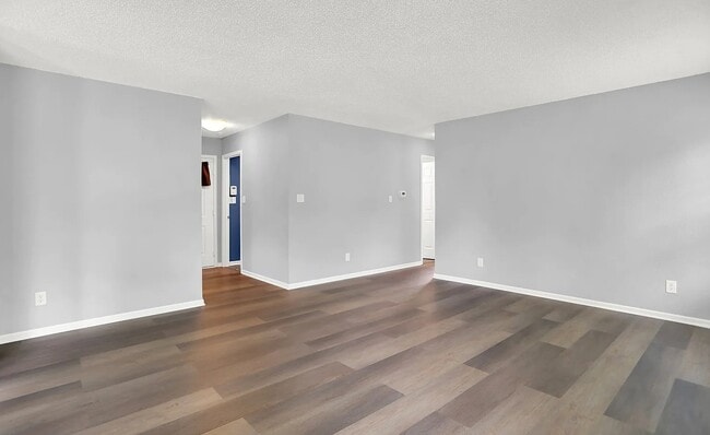 Building Photo - 4007 Knollwood Ave