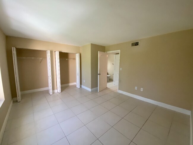 Foto del edificio - 2667 NW 33rd St