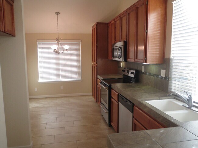 Building Photo - Completely remodeled home near Mountain Vi...