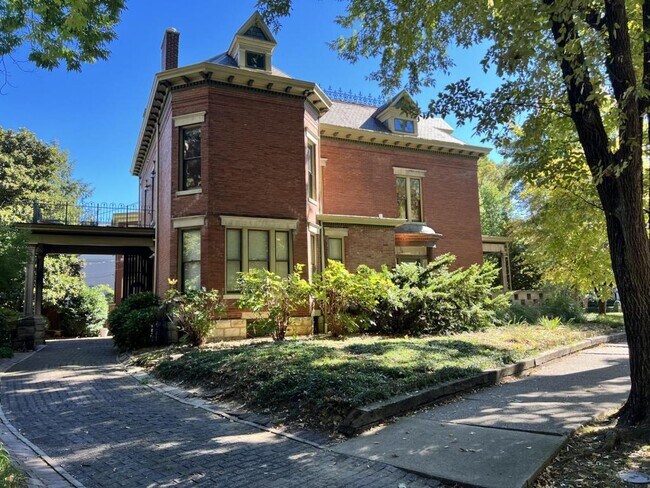 Building Photo - 2101 Cherokee Parkway