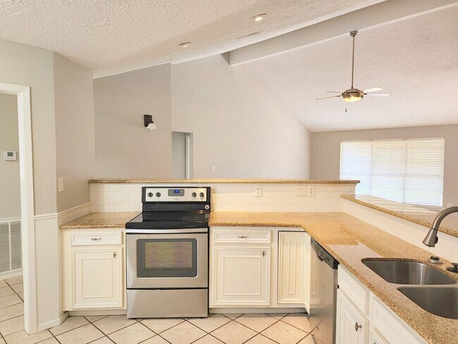 Foto del edificio - 13511 Piney Oaks Dr