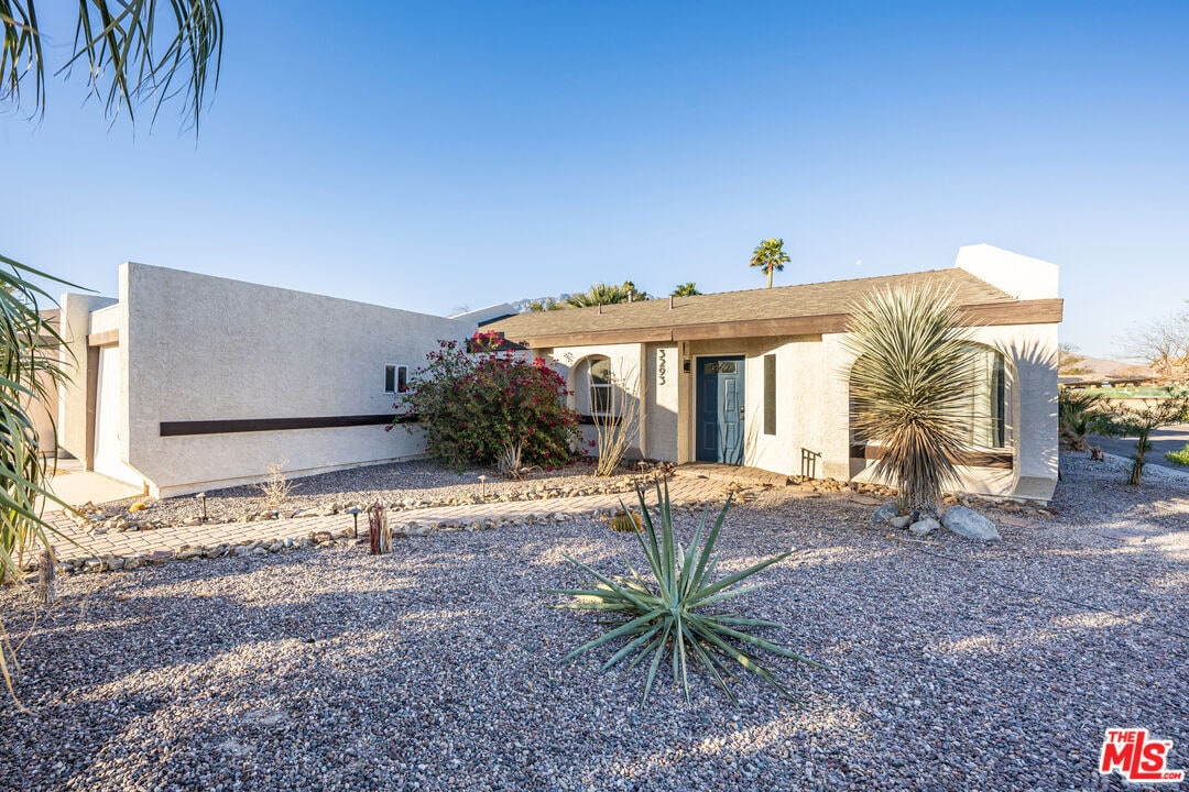 Primary Photo - 3293 N Mica Dr
