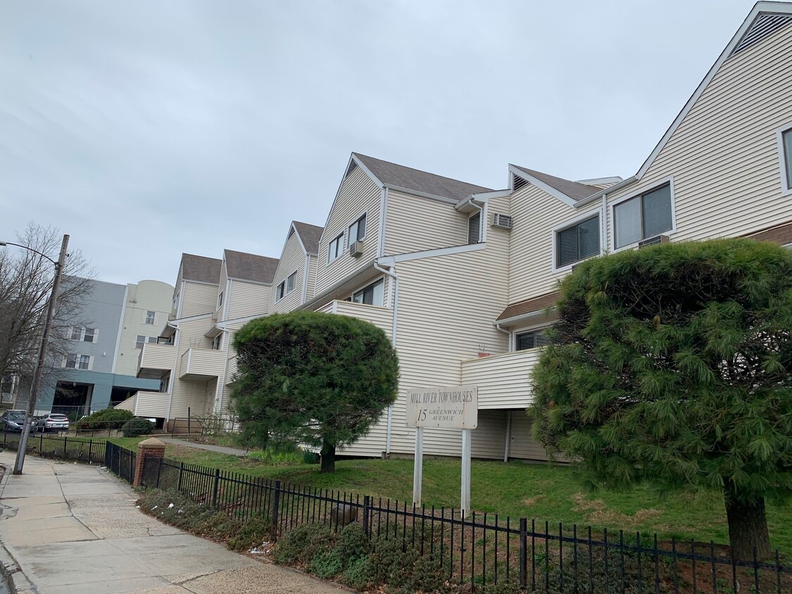 15 Greenwich Ave, Stamford, CT 06902 Apartments in Stamford, CT