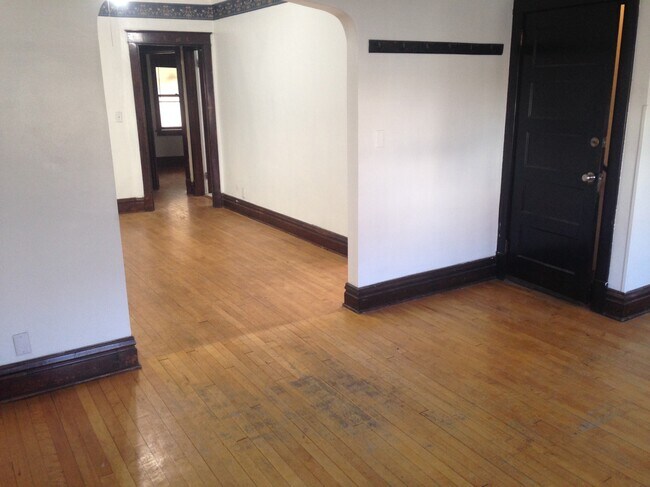 Foto del edificio - 1008 E 6th St