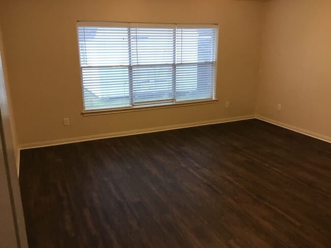 Building Photo - 1830 Arrowhead Ct