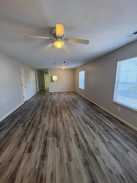 Building Photo - 104 Evergreen Dr