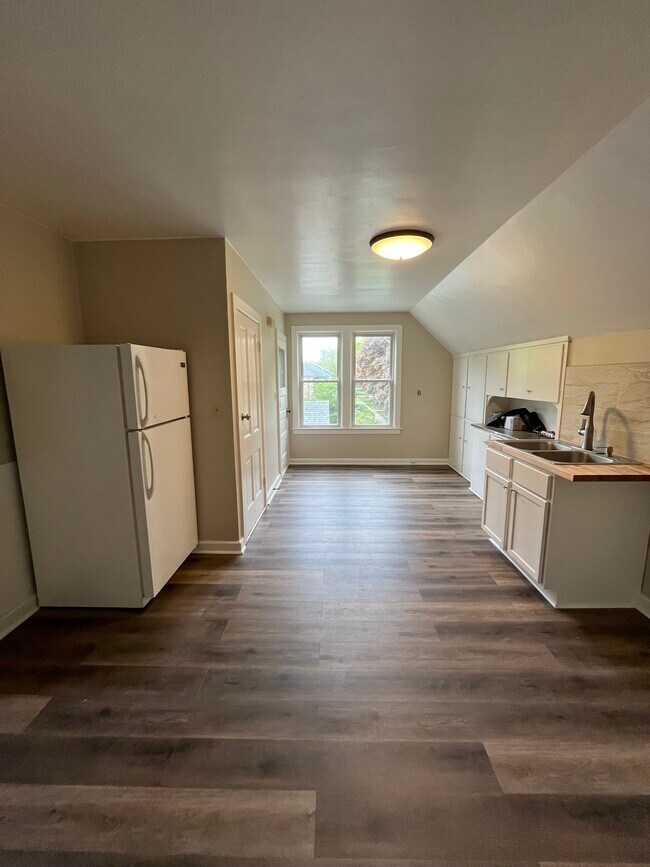 Building Photo - 1731 N 1st St