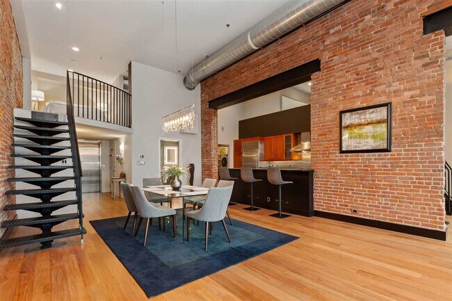 Foto del edificio - 610 Clinton St
