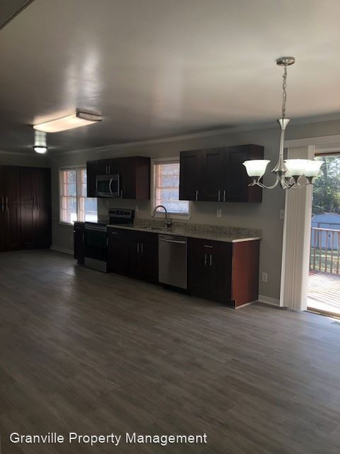 Foto del edificio - 3 br, 2 bath House - 3711 Radcliffe Blvd