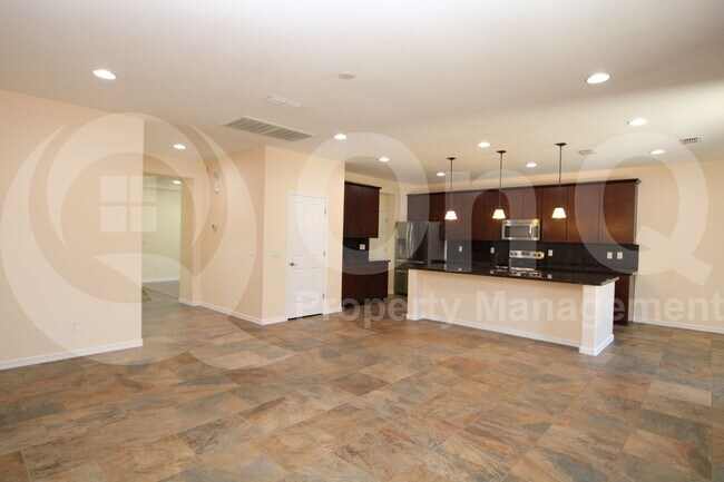 Building Photo - 1465 E Ibis St