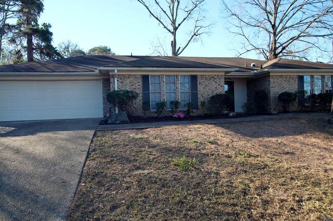 Building Photo - Stunning 4-bedroom, 2-bath house in Tyler!