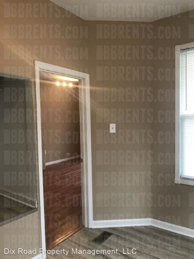 Building Photo - 2 br, 1 bath House - 1011 Laurel Avenue