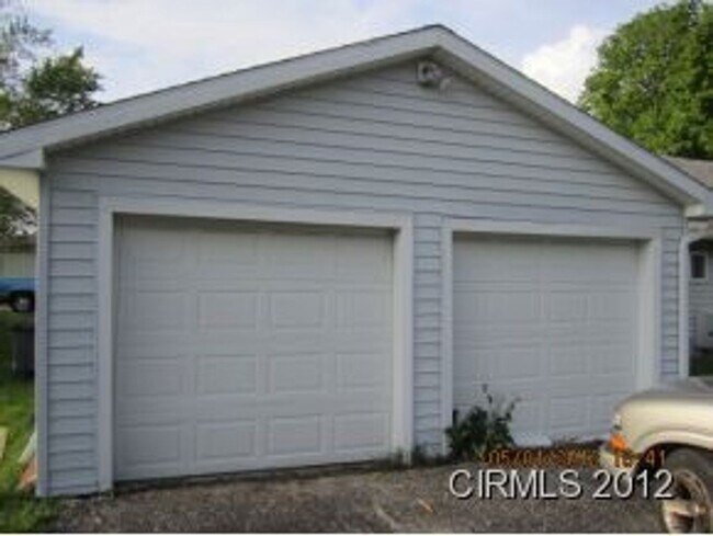 Foto del edificio - 3 bedroom 1 bath