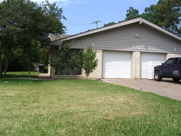 Primary Photo - 2 br, 1.5 bath Duplex - 1712 Trinity Pl B