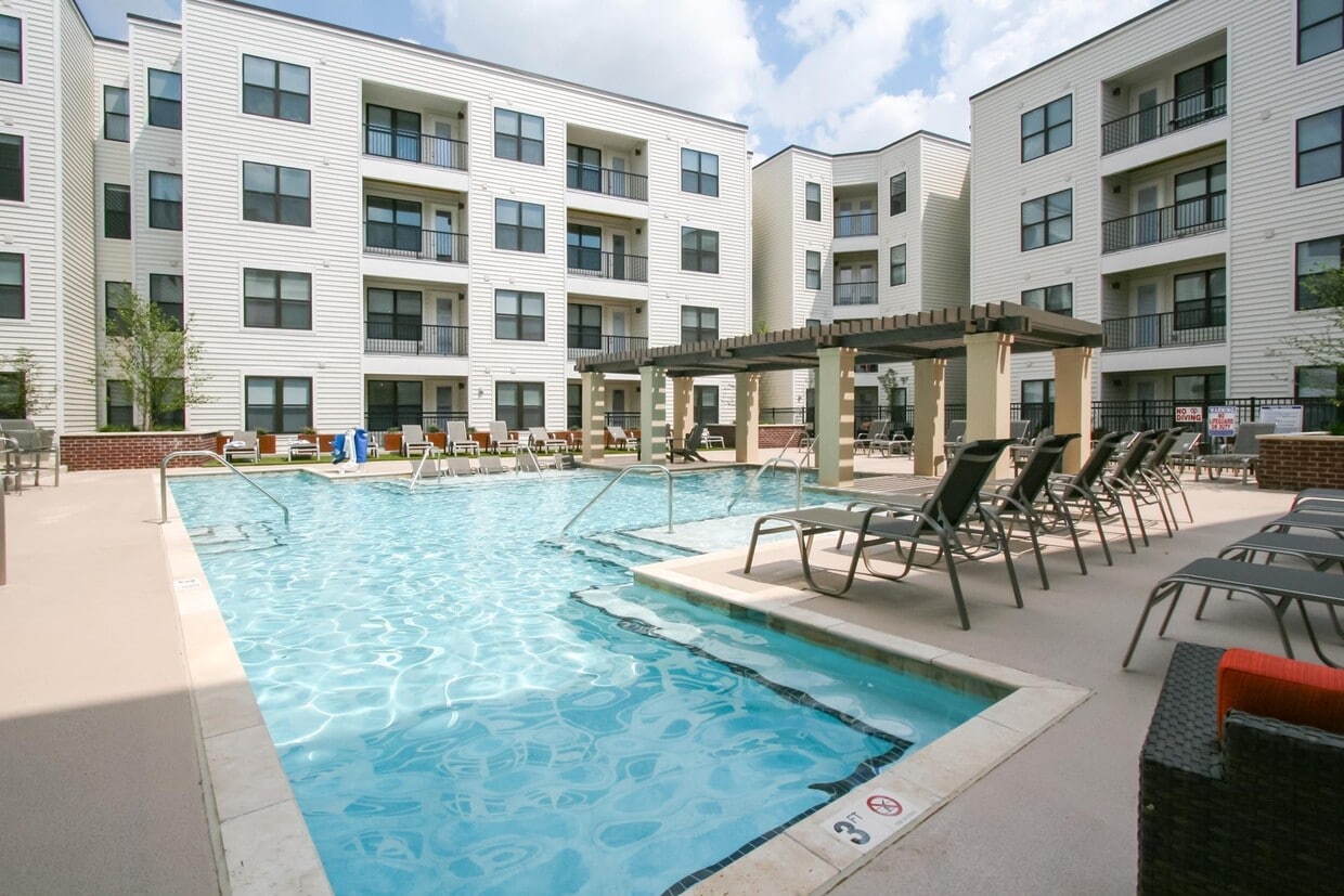 Statehouse Highline - 1494 N High St Columbus, OH 43201 | Apartments.com