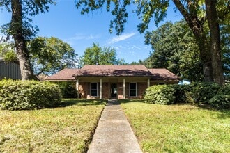 Building Photo - 5402 Sheraton Oaks Dr