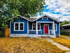 Building Photo - 126 Uvalde St