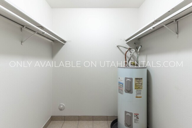 Foto del edificio - 4900 S Highland Cir