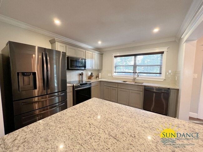 Building Photo - Beautiful 4 Bedroom Home in Fort Walton Beach!