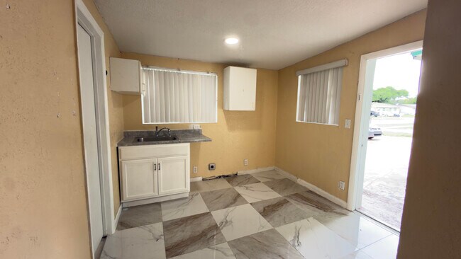 Foto del edificio - 2220 NW 23rd Ln