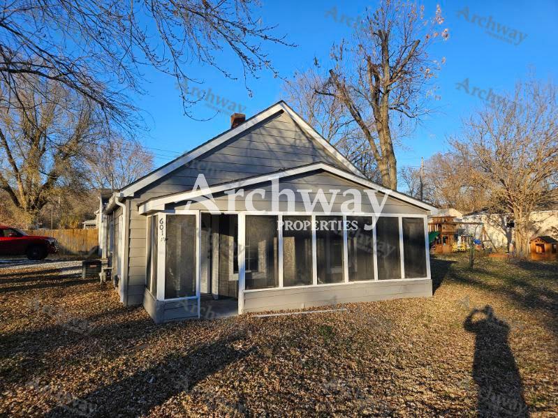 Primary Photo - 601 Newton St
