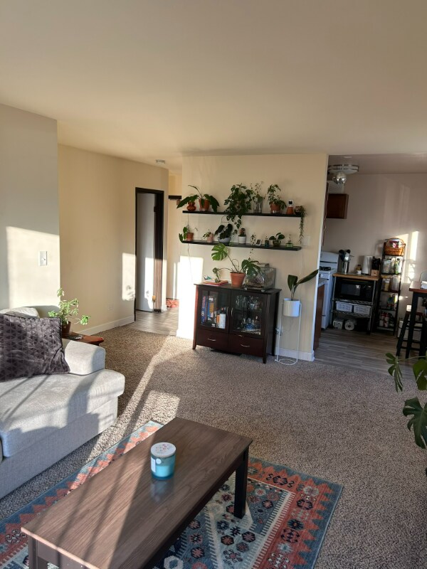 Foto del edificio - 708 Court of Birch