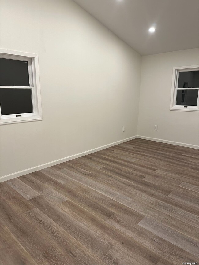Building Photo - 5 Joval Ct