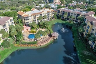Building Photo - 700 Uno Lago Dr