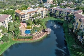 Building Photo - 700 Uno Lago Dr