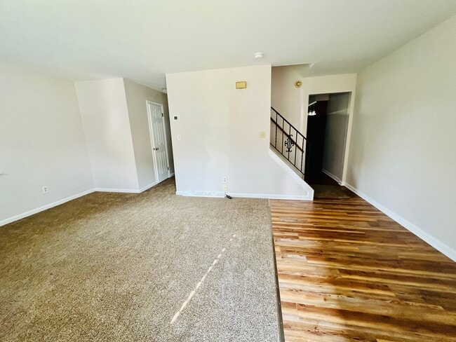 Livingroom - 1300 Arch St