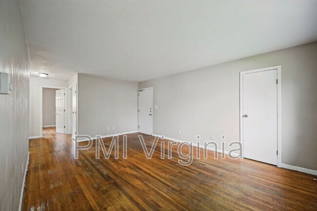 Foto del edificio - 2414 Courtney Ave