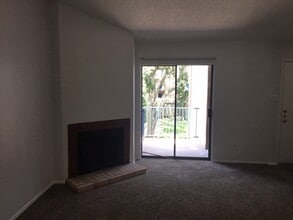 Building Photo - 7114 N Holiday