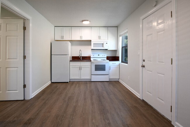 Building Photo - 5094 J E L Drive