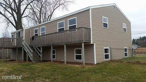 Building Photo - 3385 Causeway Dr NE