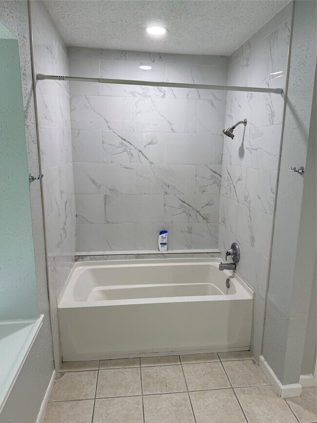 Foto del edificio - 12907 Ashford Knoll Dr
