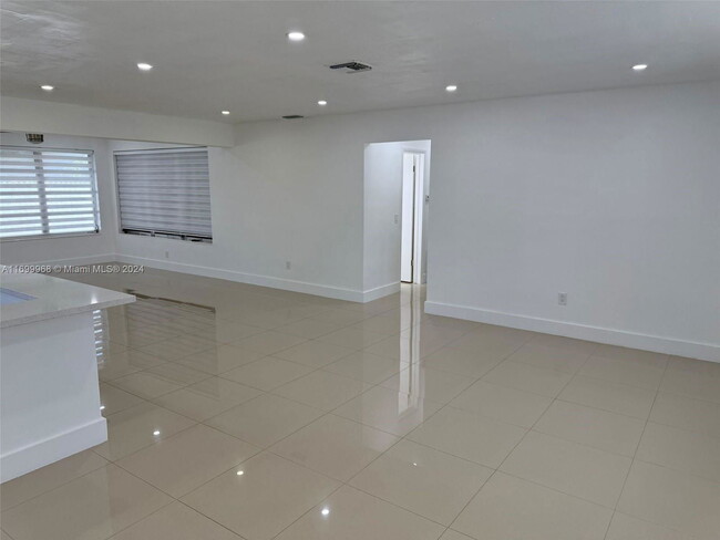 Foto del edificio - 8811 NW 15th Ct